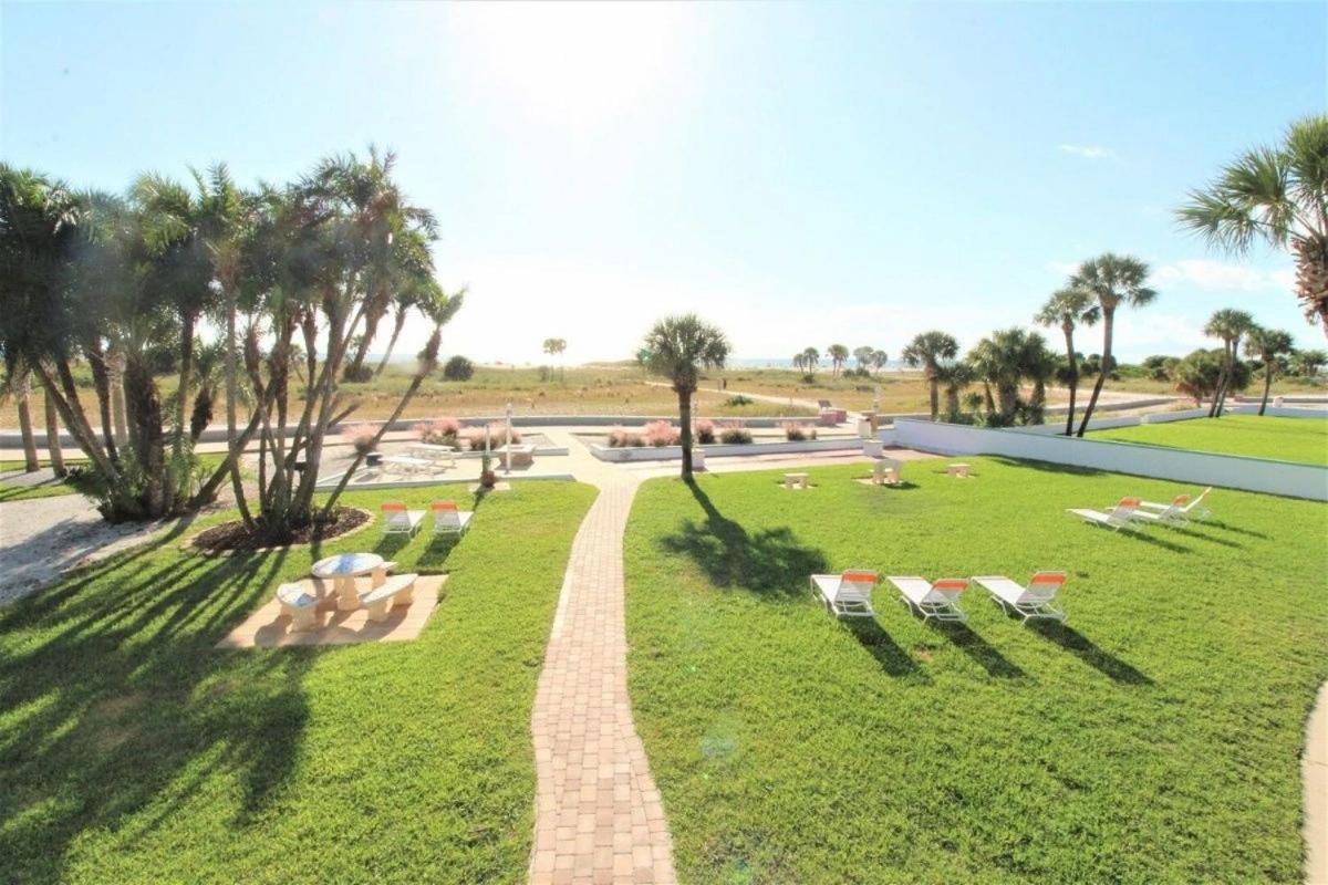 Tropic Terrace #16 - Beachfront Rental Apts St. Pete Beach Exteriör bild